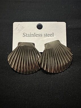 Stainless Steel Shell Drop Earrings (New)